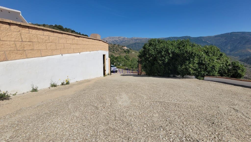 4 soveværelse Villa til salg i Archez med swimmingpool - € 399.000 (Ref: 8232599)