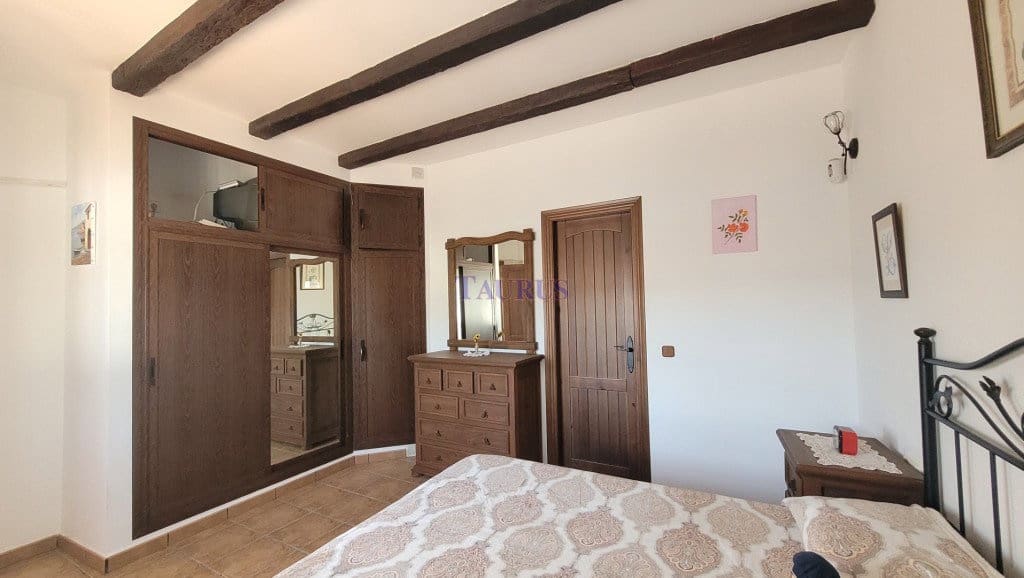 4 soverom Villa til salgs i Archez med svømmebasseng garasje - € 399 000 (Ref: 8232599)