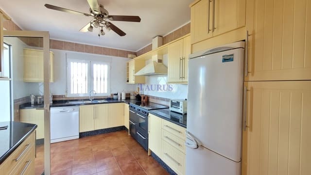 3 bedroom Villa for sale in Cómpeta with pool garage - € 790,000 (Ref: 8232600)