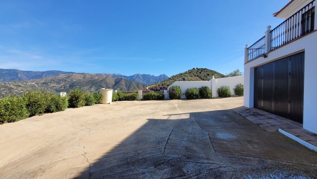 3 soverom Villa til salgs i Competa med svømmebasseng garasje - € 790 000 (Ref: 8232600)