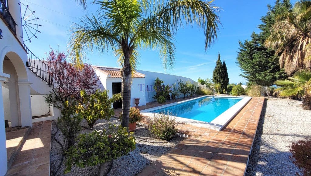 3 soverom Villa til salgs i Competa med svømmebasseng garasje - € 750 000 (Ref: 8232600)