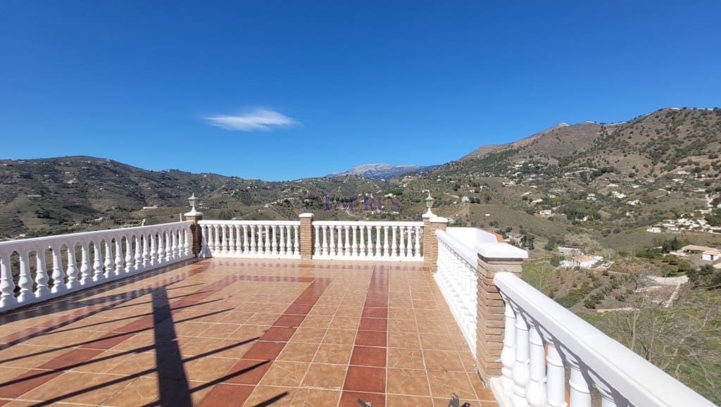 6 soveværelse Erhverv til salg i Competa - € 750.000 (Ref: 8255349)