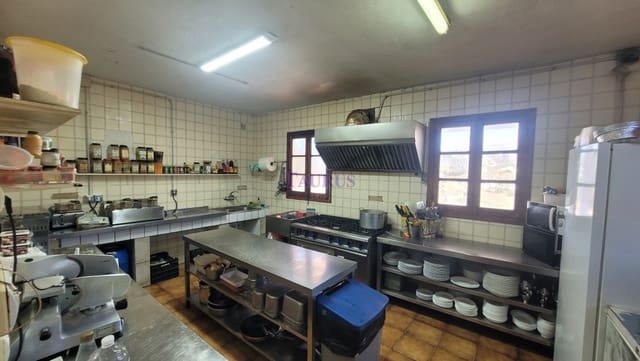 6 soverom Kommersiell til salgs i Cómpeta - € 750 000 (Ref: 8255349)