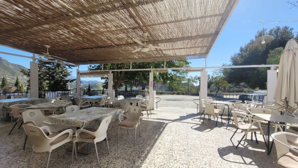 6 soveværelse Erhverv til salg i Competa - € 750.000 (Ref: 8255349)