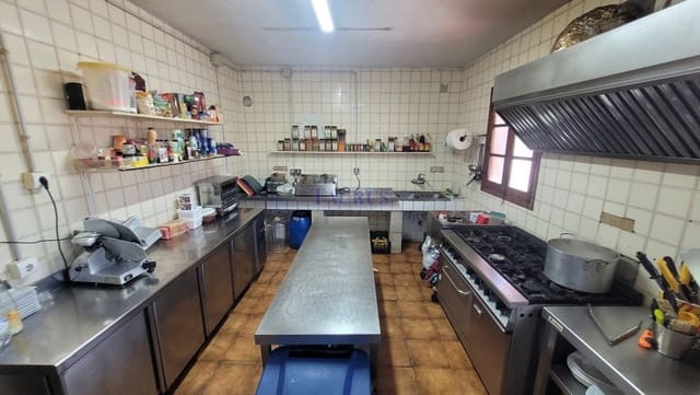 Local Comercial de 6 habitaciones en Cómpeta en venta con piscina garaje - 750.000 € (Ref: 8255349)
