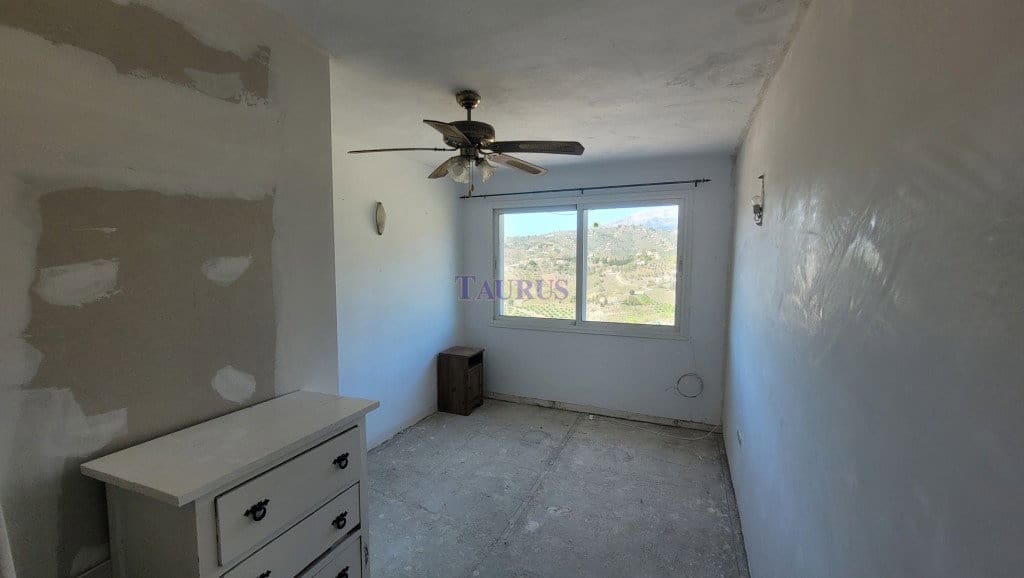 6 camera da letto Commerciale in vendita in Competa con piscina garage - 750.000 € (Rif: 8255349)