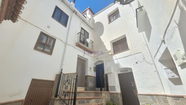 3 chambre Maison de Ville à vendre à Canillas de Albaida avec piscine garage - 129 000 € (Ref: 8304889)