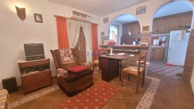 3 chambre Maison de Ville à vendre à Canillas de Albaida avec piscine garage - 129 000 € (Ref: 8304889)