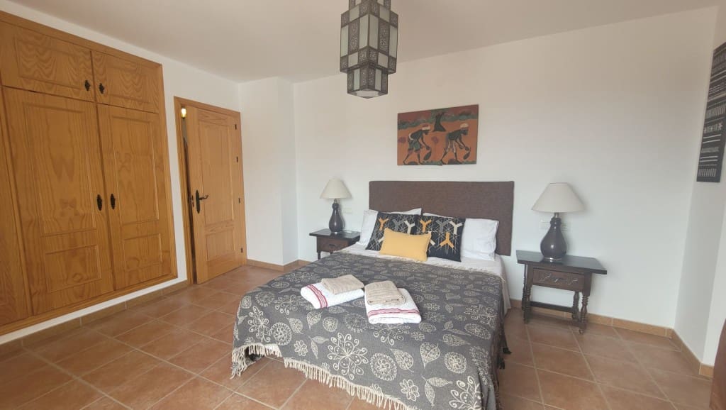 5 slaapkamer Commercieel te koop in Canillas de Albaida - € 450.000 (Ref: 8322423)