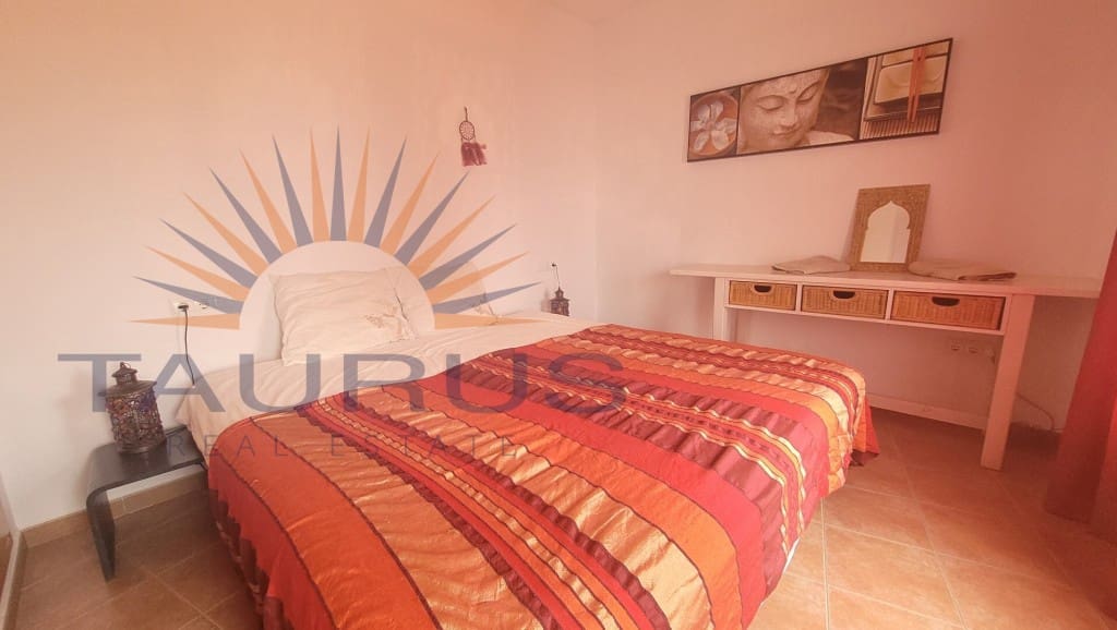 5 bedroom Commercial for sale in Canillas de Albaida - € 550,000 (Ref: 8322423)