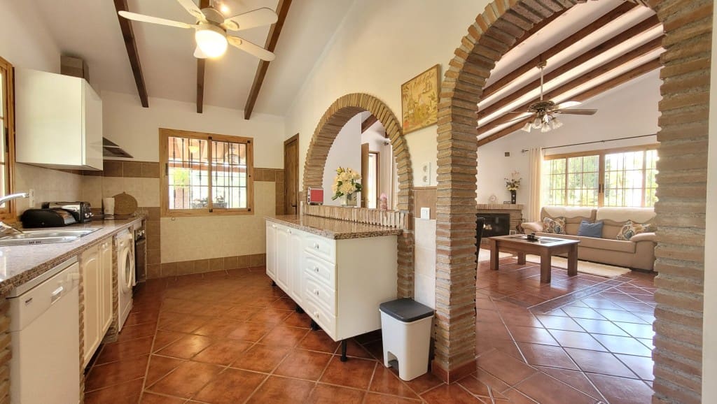 4 chambre Villa/Maison à vendre à Competa avec piscine - 475 000 € (Ref: 8342591)