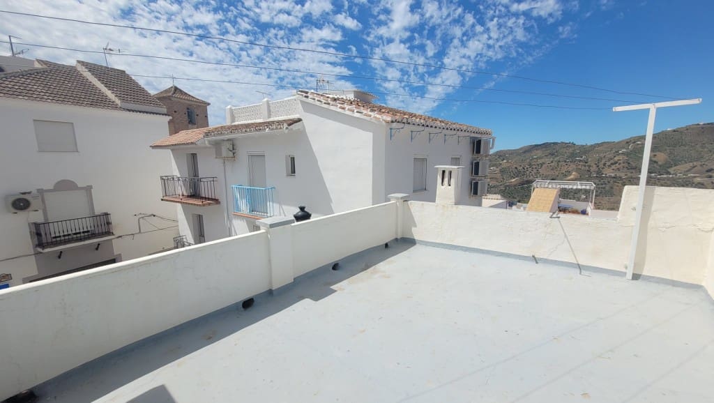 3 soverom Hus til salgs i Canillas de Albaida med garasje - € 99 000 (Ref: 8382327)