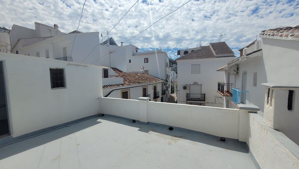 3 soveværelse Byhus til salg i Canillas de Albaida - € 99.000 (Ref: 8382327)