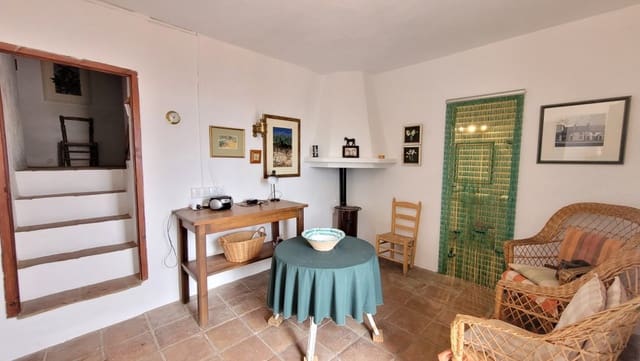 2 sovrum Villa till salu i Sayalonga med pool garage - 245 000 € (Ref: 8390234)