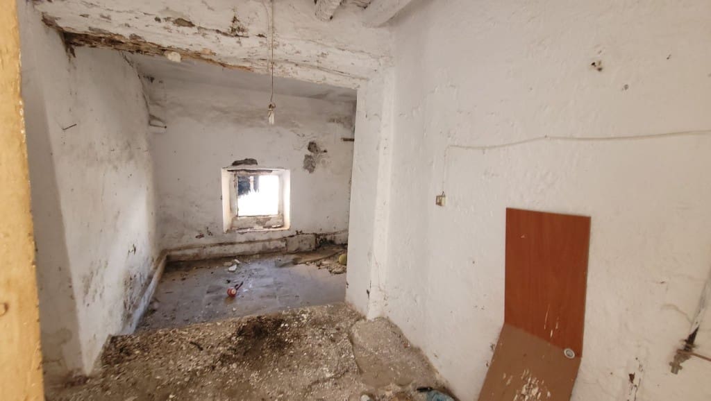 3 soveværelse Byhus til salg i Salares med garage - € 99.000 (Ref: 8394447)