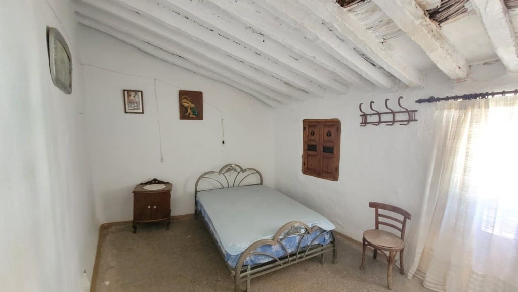 3 soveværelse Byhus til salg i Salares med garage - € 99.000 (Ref: 8394447)