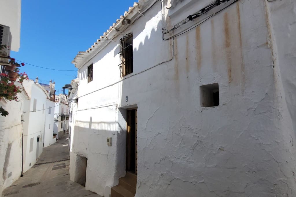 3 soveværelse Byhus til salg i Salares med garage - € 99.000 (Ref: 8394447)