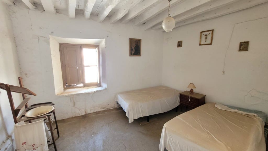 3 soveværelse Byhus til salg i Salares med garage - € 99.000 (Ref: 8394447)