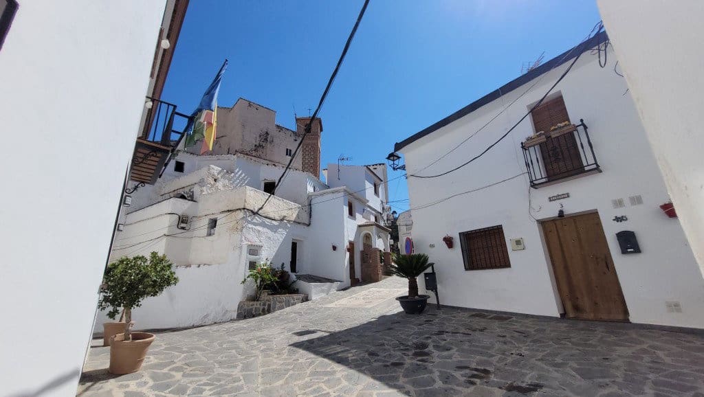 3 bedroom Townhouse for sale in Salares with garage - € 89,000 (Ref: 8394447)
