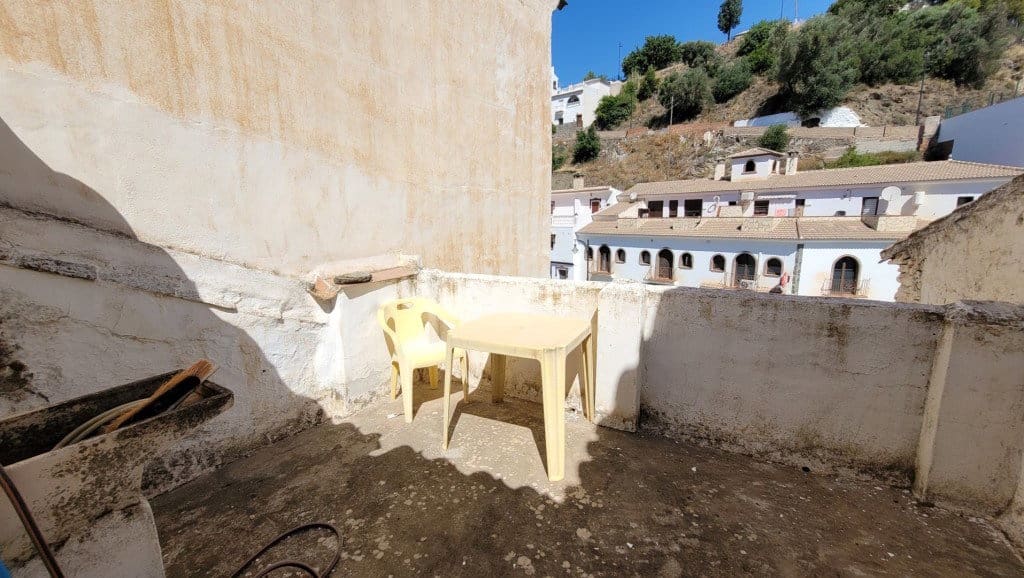 3 bedroom Townhouse for sale in Salares with garage - € 89,000 (Ref: 8394447)