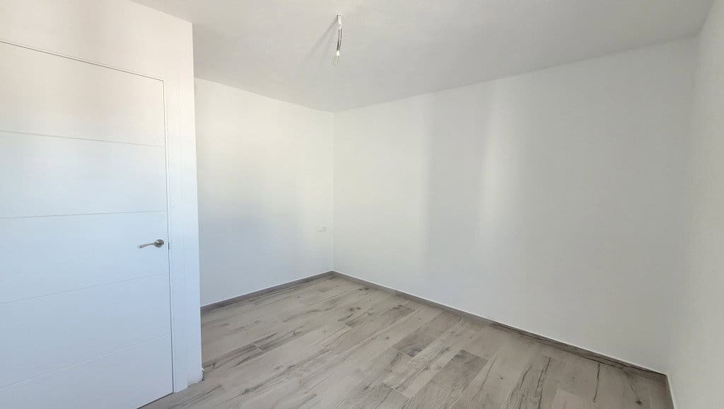 3 bedroom Townhouse for sale in Competa with garage - € 159,000 (Ref: 8419117)