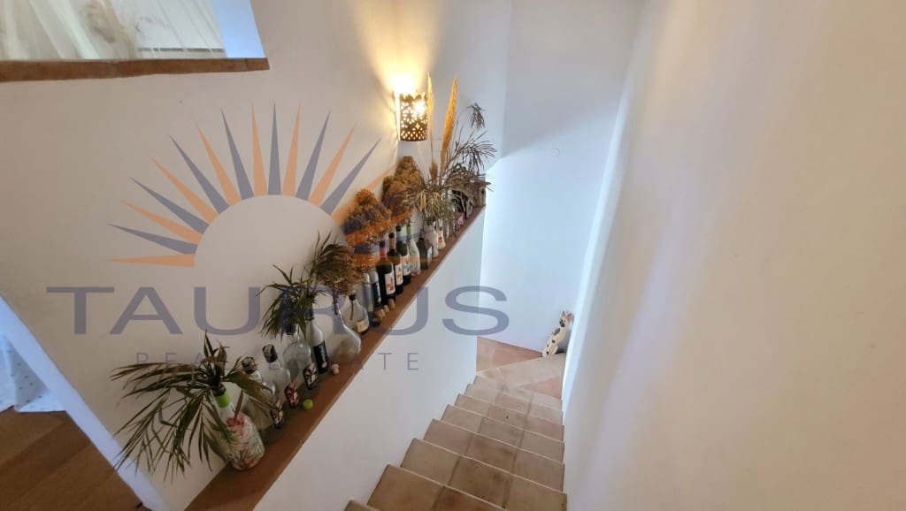 1 soverom Villa til salgs i Sayalonga med svømmebasseng - € 235 000 (Ref: 8476104)