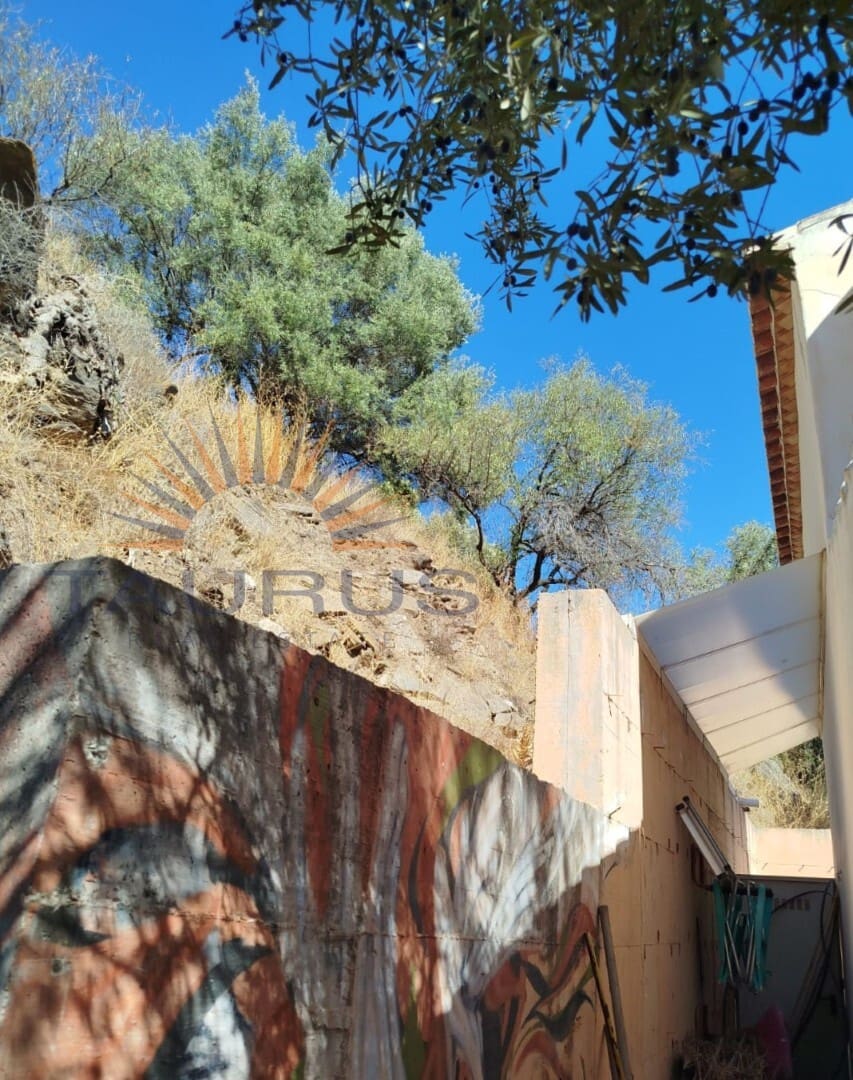 1 soverom Villa til salgs i Sayalonga med svømmebasseng - € 235 000 (Ref: 8476104)