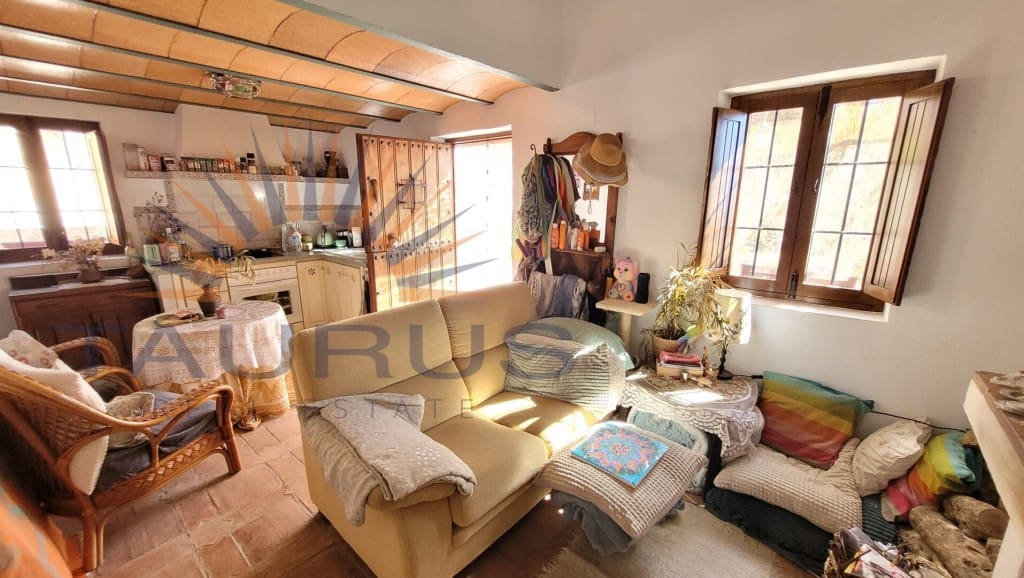 1 soverom Villa til salgs i Sayalonga med svømmebasseng - € 235 000 (Ref: 8476104)