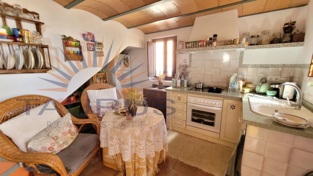 1 soverom Villa til salgs i Sayalonga med svømmebasseng - € 235 000 (Ref: 8476104)