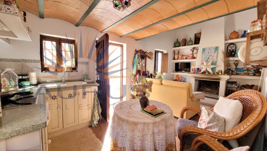 1 soverom Villa til salgs i Sayalonga med svømmebasseng - € 235 000 (Ref: 8476104)