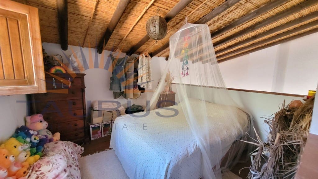 1 soverom Villa til salgs i Sayalonga med svømmebasseng - € 235 000 (Ref: 8476104)