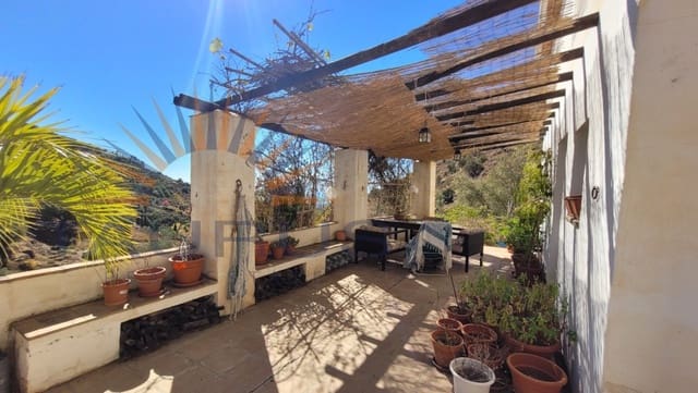 1 sovrum Villa till salu i Sayalonga med pool - 235 000 € (Ref: 8476104)