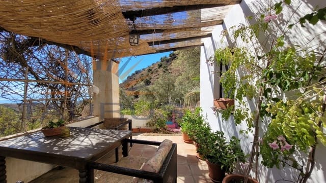 1 sovrum Villa till salu i Sayalonga med pool - 235 000 € (Ref: 8476104)