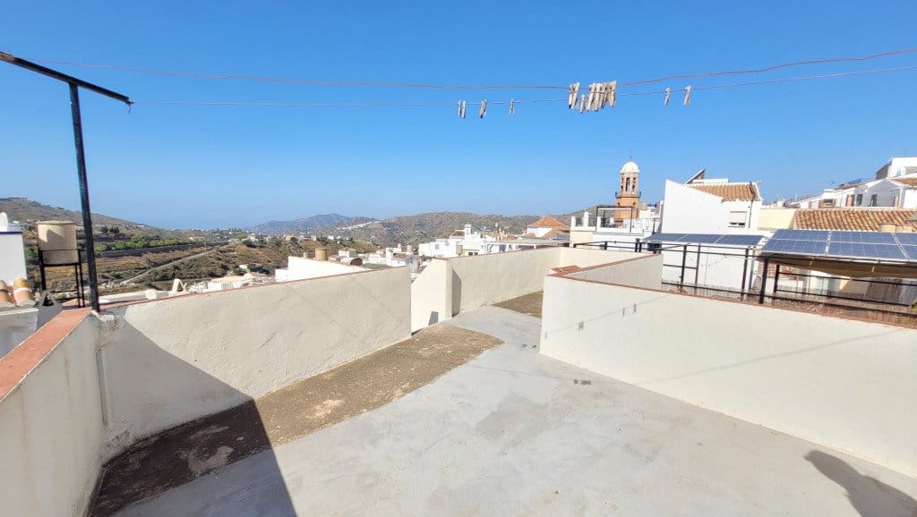 4 bedroom Townhouse for sale in Competa - € 169,000 (Ref: 8495185)
