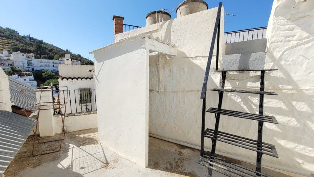 4 bedroom Townhouse for sale in Competa - € 169,000 (Ref: 8495185)
