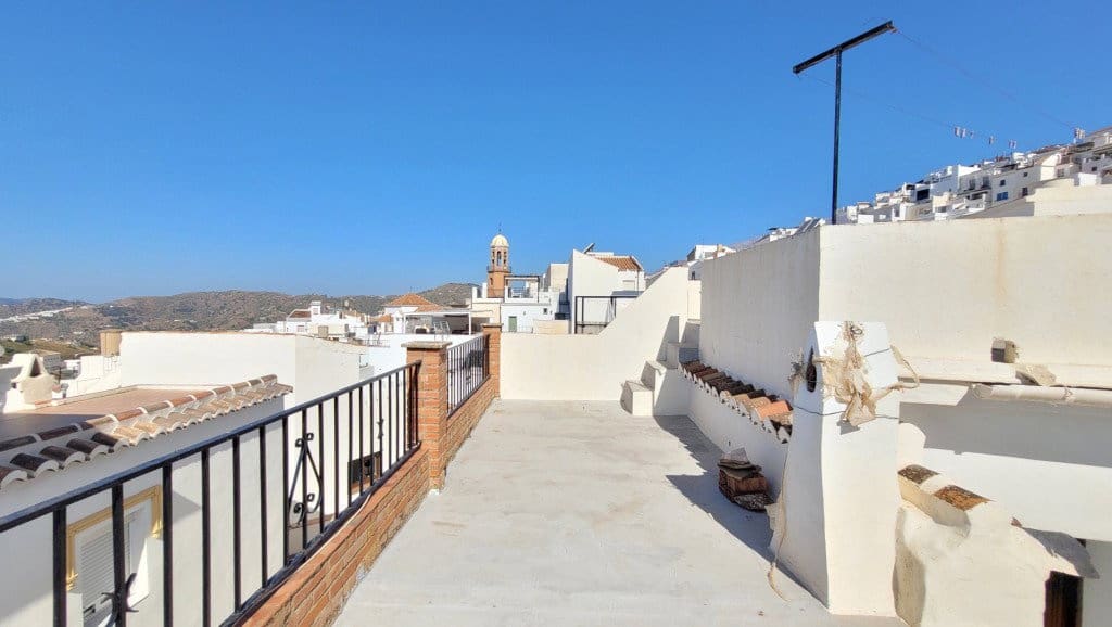 4 bedroom Townhouse for sale in Competa - € 169,000 (Ref: 8495185)