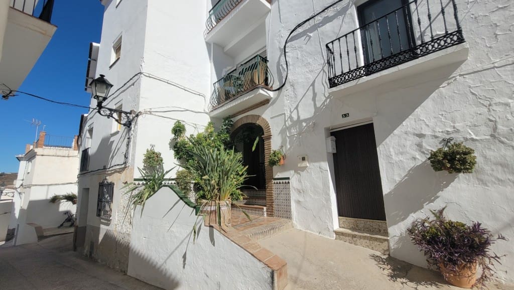 4 soveværelse Byhus til salg i Canillas de Albaida - € 169.000 (Ref: 8526578)