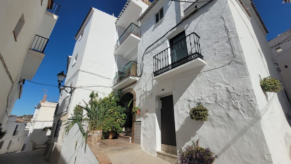 4 soveværelse Byhus til salg i Canillas de Albaida - € 169.000 (Ref: 8526578)