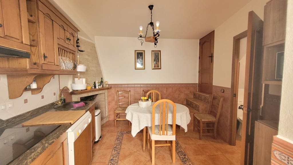 4 soveværelse Byhus til salg i Canillas de Albaida - € 169.000 (Ref: 8526578)