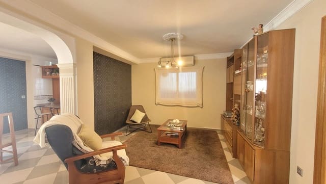 4 soveværelse Byhus til salg i Canillas de Albaida med garage - € 169.000 (Ref: 8526578)