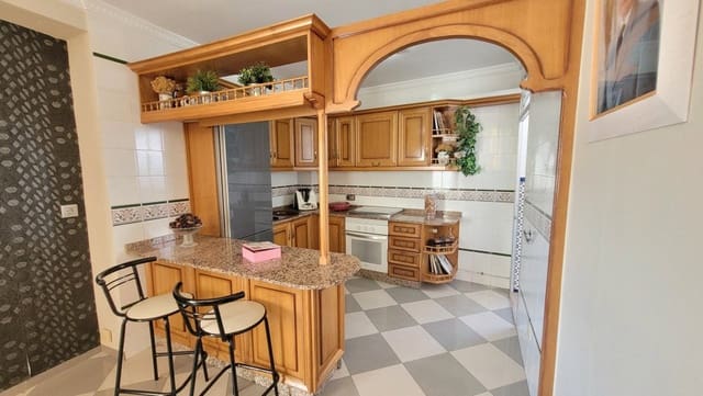4 soveværelse Byhus til salg i Canillas de Albaida med garage - € 169.000 (Ref: 8526578)