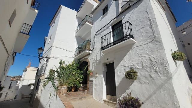 4 soveværelse Byhus til salg i Canillas de Albaida med garage - € 169.000 (Ref: 8526578)