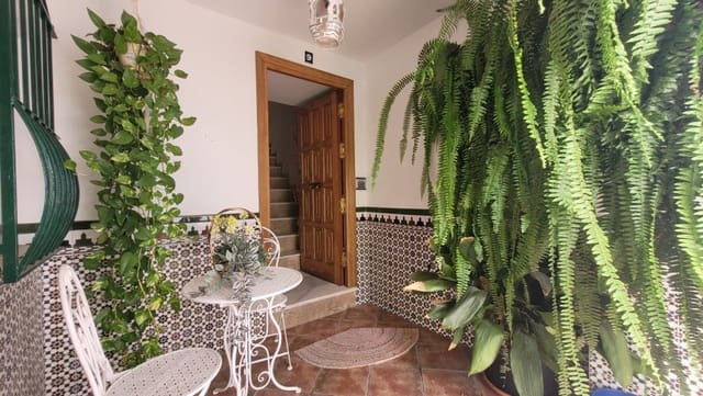 4 soveværelse Byhus til salg i Canillas de Albaida med garage - € 169.000 (Ref: 8526578)