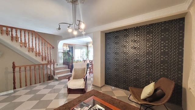 4 soveværelse Byhus til salg i Canillas de Albaida med garage - € 169.000 (Ref: 8526578)