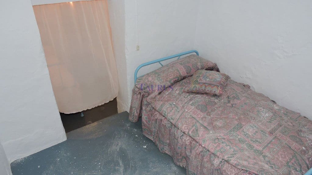 5 soveværelse Byhus til salg i Archez med garage - € 71.000 (Ref: 8551013)
