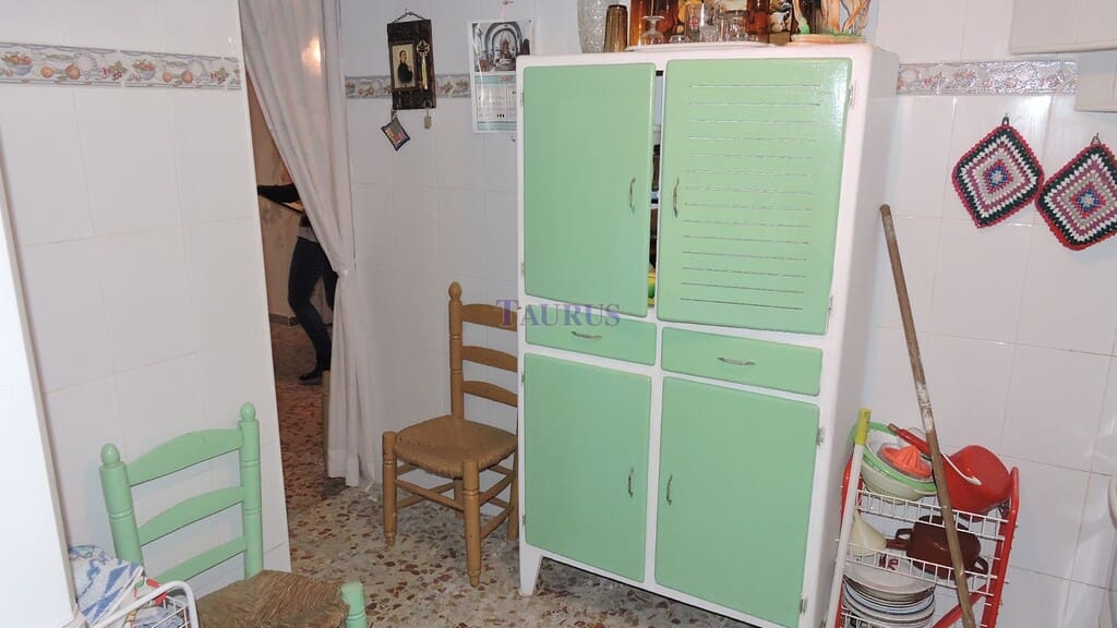 5 bedroom Townhouse for sale in Archez - € 71,000 (Ref: 8551013)