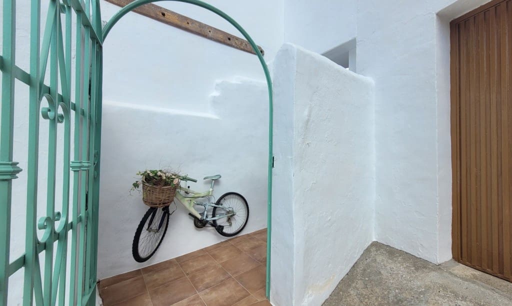 4 soveværelse Byhus til salg i Salares - € 170.000 (Ref: 8610548)