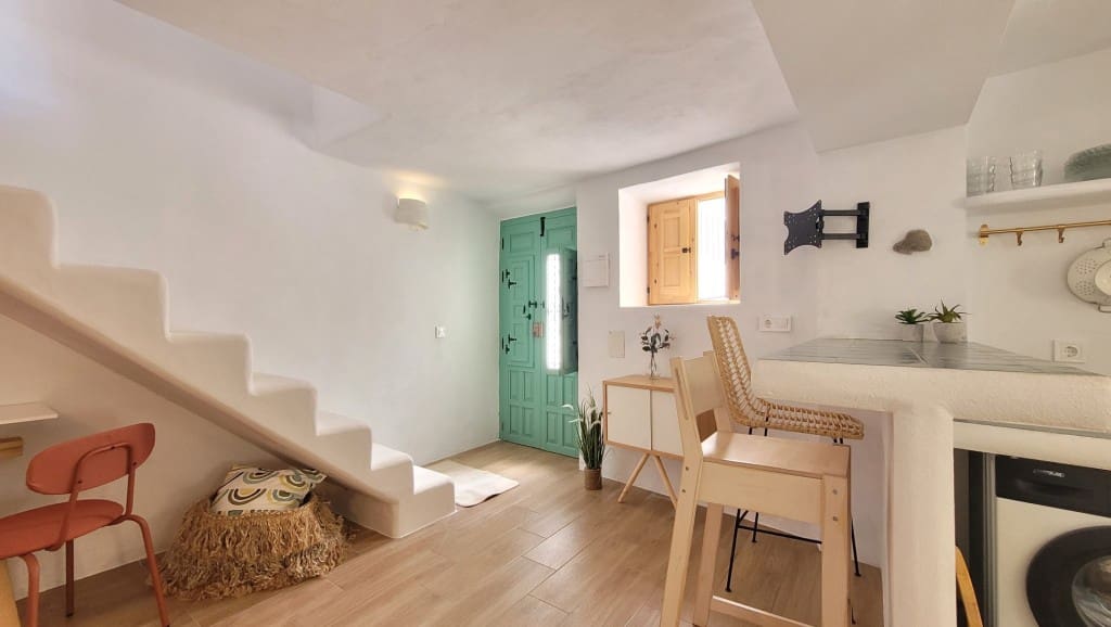 4 soveværelse Byhus til salg i Salares - € 170.000 (Ref: 8610548)