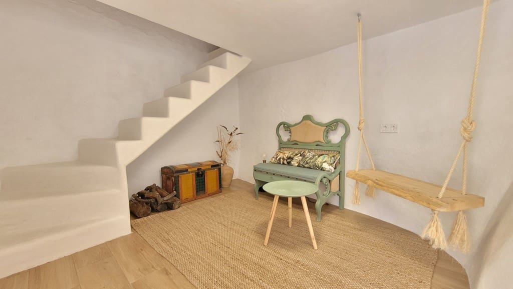 4 soveværelse Byhus til salg i Salares - € 170.000 (Ref: 8610548)