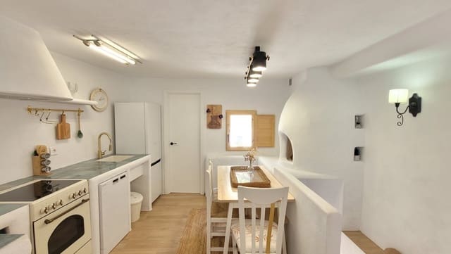 4 sovrum Hus till salu i Salares - 170 000 € (Ref: 8610548)